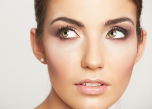 How Soon Can You Wear Eye Make-Up After Eyelid Surgery? | Huntsville AL